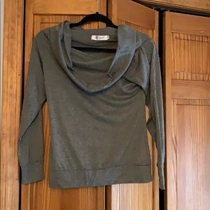 Flowy Turtle neck sweatshirt